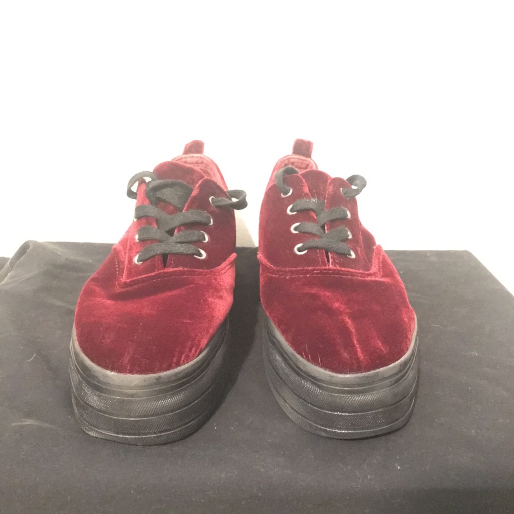 Red Velvet Platform